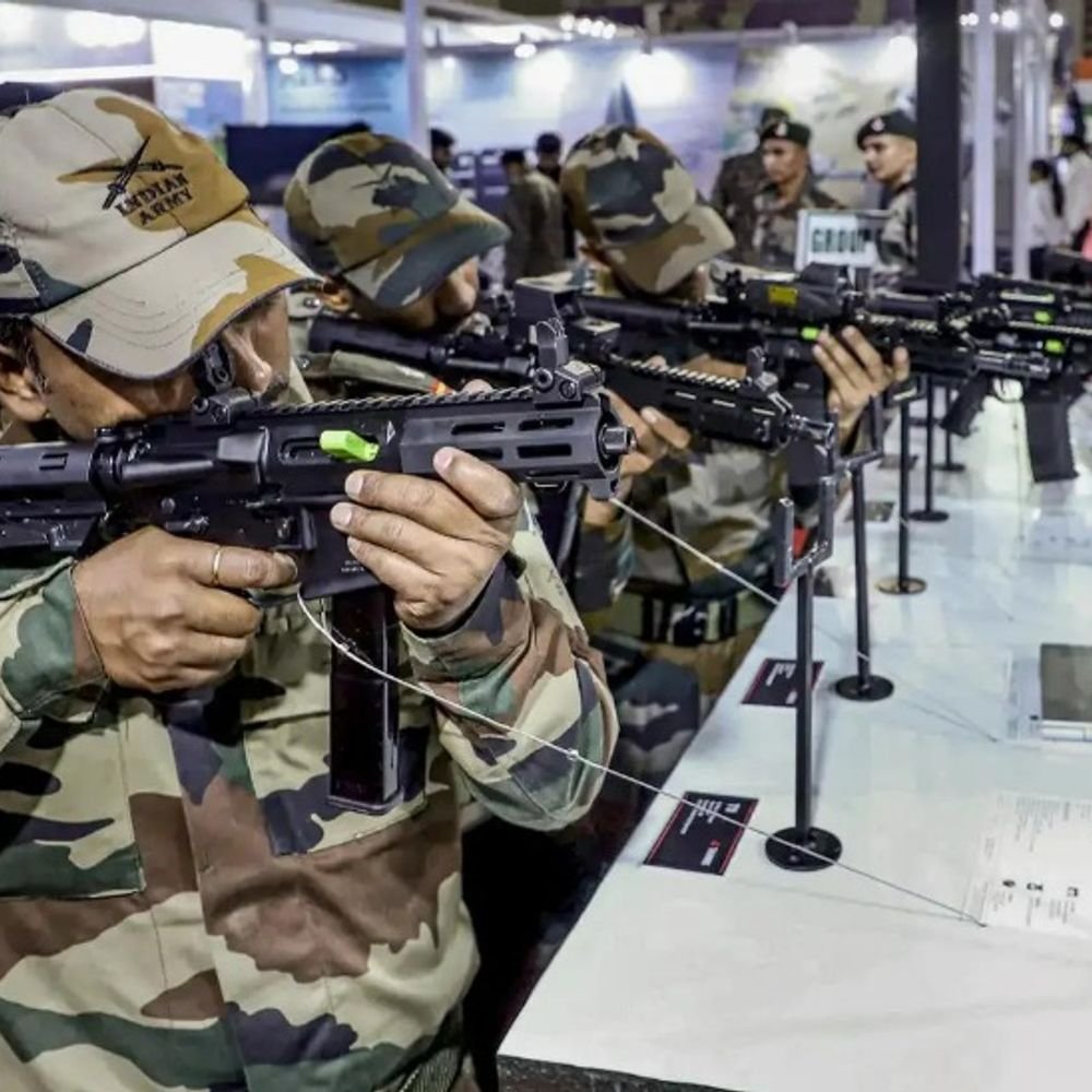 अब देश में बनेंगे 405 डिफेंस आइटम:इनमें कोस्ट गार्ड के 16 आइटम, 3070 करोड़ का कारोबार होगा; रक्षा मंत्रालय ने लिस्ट जारी की
