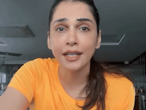 Isha Koppikar Andhbhakt Statement | Kangana Ranaut Support Video