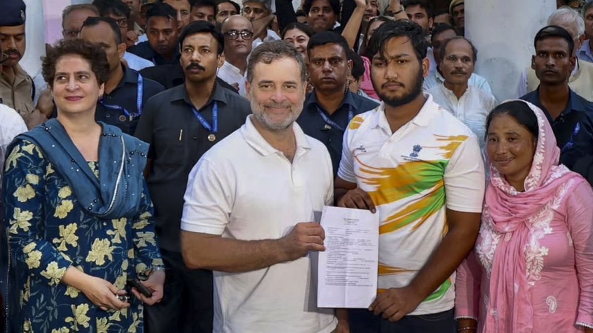 ‘FIR दर्ज करिए, वरना मैं नहीं जाऊंगा', राहुल के धरने के बाद पैलेट गन मामले में केस दर्ज; BJP ने साधा निशाना