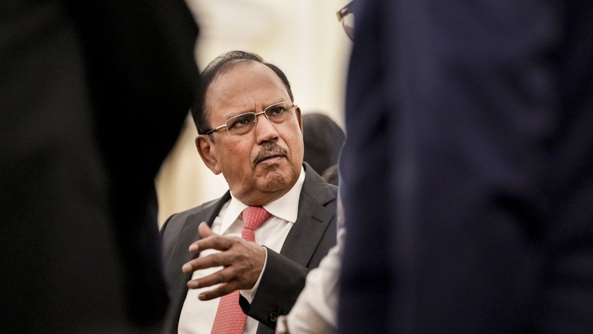 कल चीन जाएंगे NSA अजित डोभाल, विदेश मंत्री वांग यी के साथ सीमा विवाद समेत अहम मुद्दों पर करेंगे चर्चा