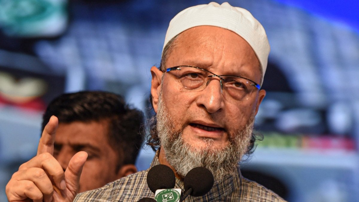 ओवैसी ने अखिलेश को दिया गठबंधन का ऑफर, बोले- "अभी भी वक्त है, वरना तेजस्वी जैसा होगा हाल"
