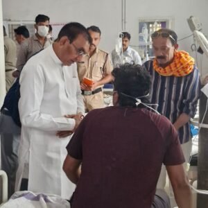 भोपाल बायपास ब्रिज से नीचे गिरी बस:राजगढ़ में बेंगलुरु के दो पुलिस इंस्पेक्टर समेत 4 की मौत; 11 घायल, 4 भोपाल रेफर | ACTPnews