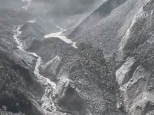 भूस्खलन से बनी 2 झीलों से नेपाल में खतरा बरकरार:एक से लगातार पानी रिस रहा; लापता लोगों का आंकड़ा 2500 हुआ, इसमें 320 भारतीय | ACTPnews