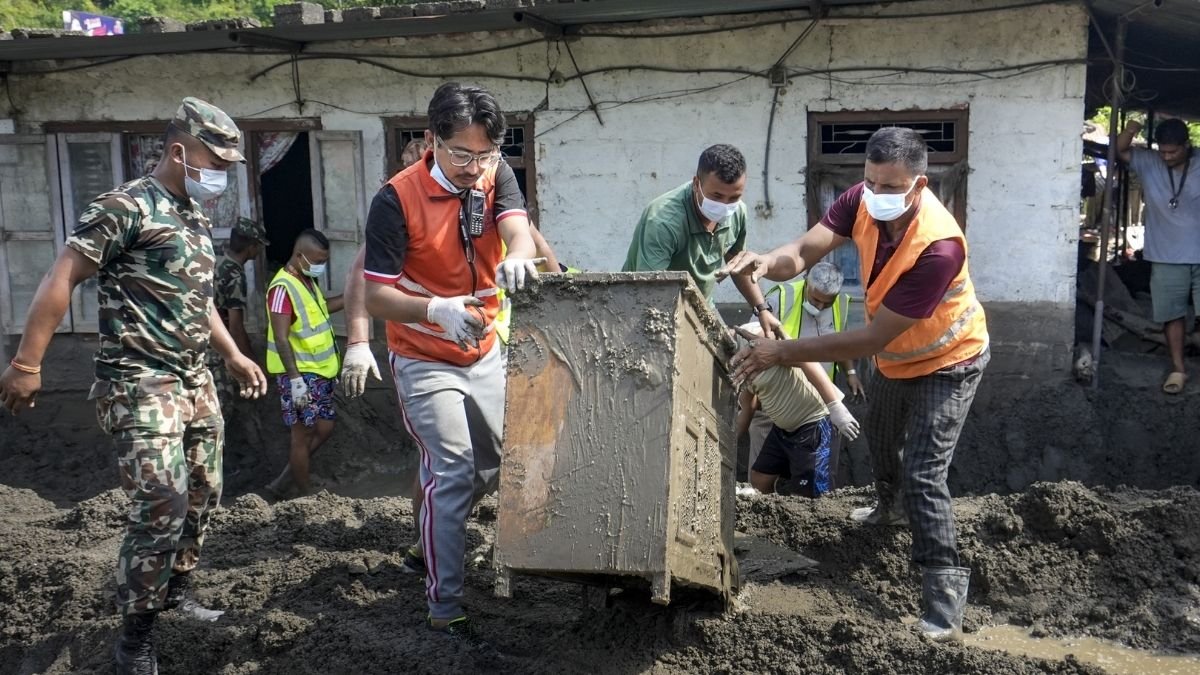 नेपाल में मृतकों का आंकड़ा बढ़कर 675 तक पहुंचा, 2400 अभी भी लापता; अब तक 108 भारतीय किए गए रेस्क्यू