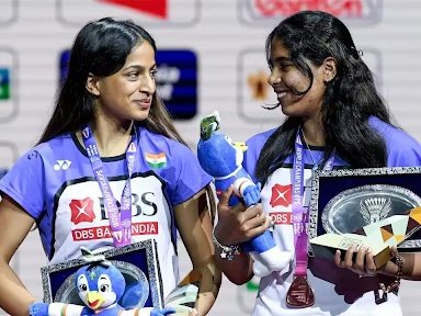 भारत की त्रिसा जॉली और गायत्री गोपीचंद ने पिछले महीने बैडमिंटन वर्ल्ड चैंपियनशिप में ब्रॉन्ज मेडल जीता था। - Dainik Bhaskar