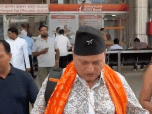 महिला क्रिकेट लीग के लिए जयपुर पहुंचे अभिनेता मनोज जोशी:बोले- जयपुर आना हमेशा खास, महिलाओं का खेलों से जुड़ना बेहद जरूरी | ACTPnews