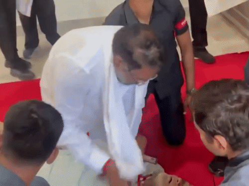 तेलंगाना विधानसभा में अधिकारी को हार्ट अटैक आया, VIDEO:मंत्री ने दिया CPR, अस्पताल ले जाते समय मौत हुई | ACTPnews