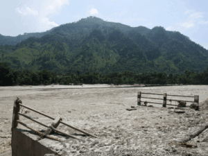 नेपाल में भारी बारिश और आंधी का अलर्ट:हिमालयी इलाकों में बर्फबारी की संभावना; बाढ़ से अब तक 1,377 की मौत, 5,326 लापता | ACTPnews
