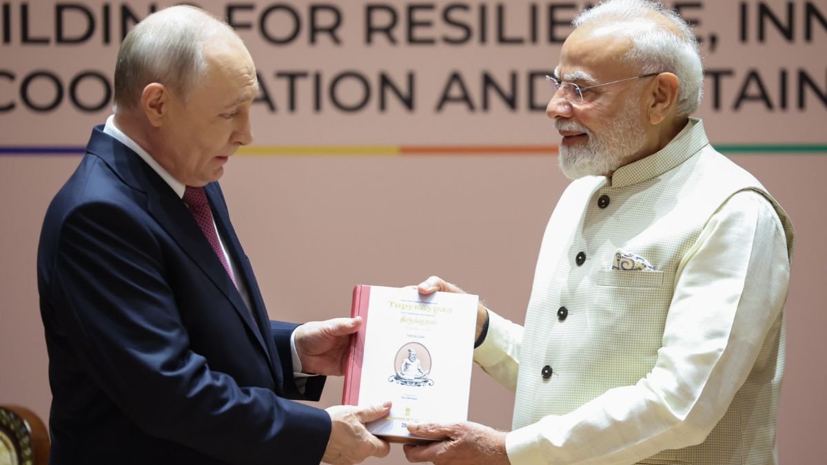पीएम मोदी ने राष्ट्रपति पुतिन को 1330 दोहे वाली कौन सी किताब गिफ्ट की? इससे रूस का क्या है कनेक्शन; जानें