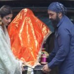 गणेश चतुर्थी पर शिल्पा शेट्टी के घर पधारे बप्पा, एक्ट्रेस ने जयकारों के साथ किया स्वागत, चेहरे पर दिखी खुशी | ACTPnews