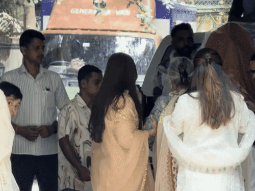 Sohail Khan Ganpati Puja | Salman Khan Arpita Alvira Visit Mumbai