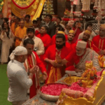 सलमान खान ने एंटीलिया में लिया बप्पा का आशीर्वाद:तिलक लगवाकर फूल अर्पण किए, सिद्धार्थ-कियारा ने भी दर्शन किए; राधिका मर्चेंट की भक्तिमय परफॉर्मेंस में डूबे मेहमान | ACTPnews