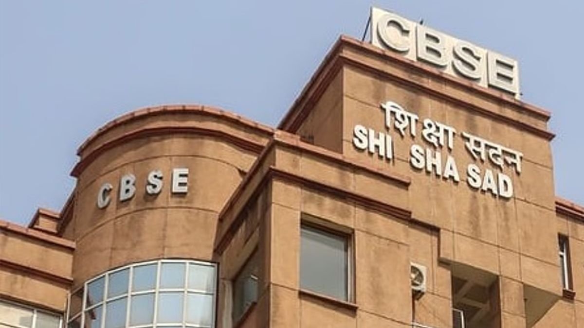 कौन हैं मनदीप भंडारी? जिन्हें बनाया गया CBSE का नया चेयरपर्सन, केंद्र ने कई सीनियर अधिकारियों का किया तबादला