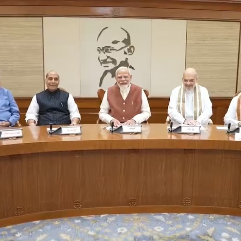 डिफेंस डील अगर छोटी, तो कैबिनेट छूट मिले:सरकार कर रही विचार, बड़े रक्षा सौदों की मंजूरी का समय घटाने की तैयारी