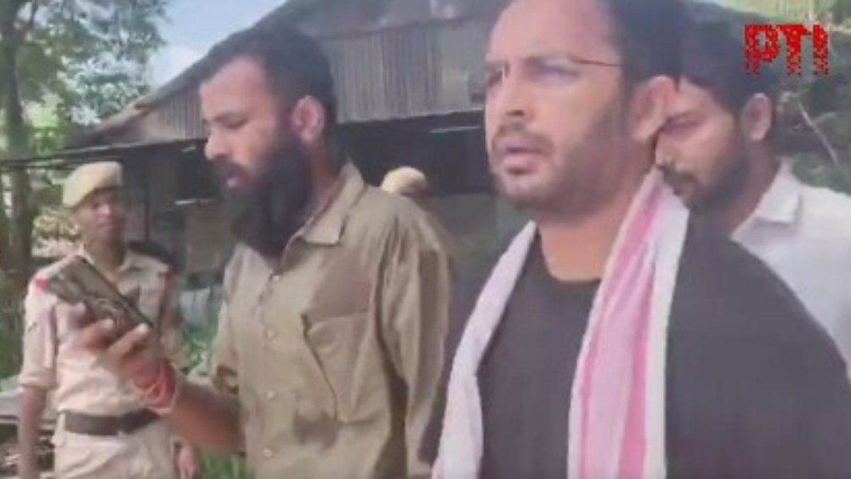 असम में हिरासत में लिए गए CJP के आशुतोष रांका और उनकी टीम, अभिजीत दिपके ने किया विरोध