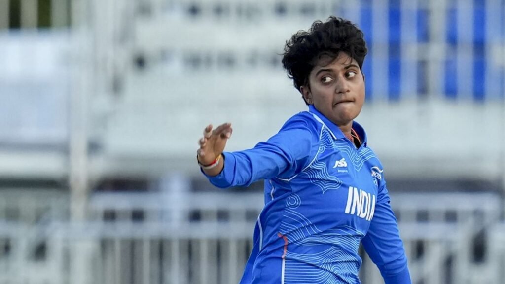 श्री चरणी ने रचा इतिहास, ICC रैंकिंग में तोड़ा ऑस्ट्रेलिया के गेंदबाज का ऑल टाइम रिकॉर्ड | ACTPnews