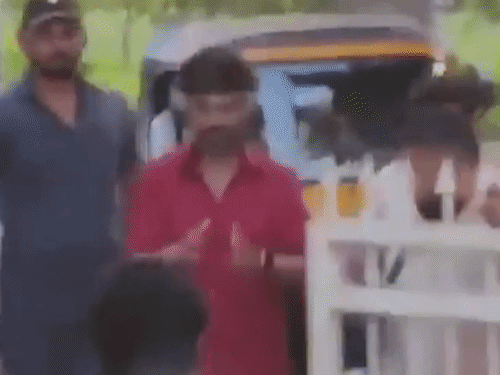 Rajinikanth Reaches Mysore for Dharman Shooting