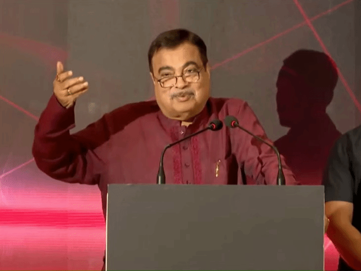 नितिन गडकरी ने बुधवार को एचटी ऑटो लीडरबोर्ड अवॉर्ड्स में हिस्सा लिया। - Dainik Bhaskar