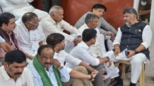 कर्नाटक में SIR पर घमासान! फॉर्म-7 के मुद्दे पर धरने पर बैठे CM डीके शिवकुमार; EC ने जांच और कार्रवाई के निर्देश दिए | ACTPnews