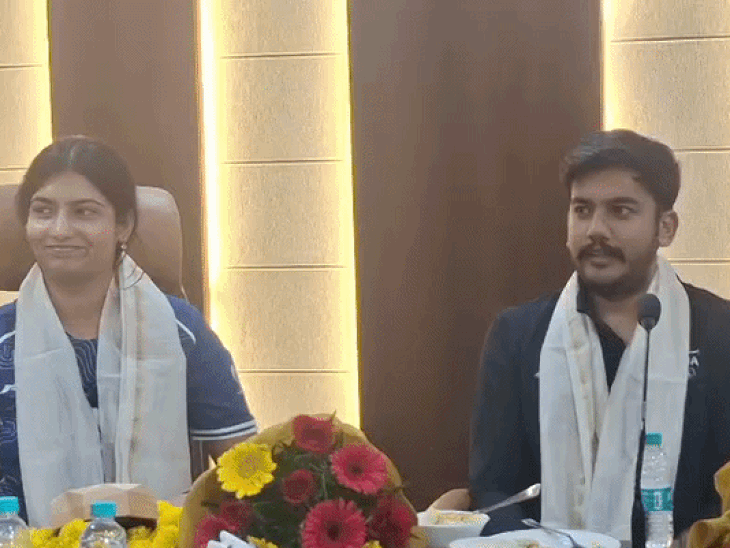 एशियन गेम्स के सिल्वर से ओलंपिक गोल्ड तक का लक्ष्य:ऐश्वर्य बोले-जीत और हार दोनों से सीखते हैं, आशी ने कहा- प्रेशर में सेल्फ-बिलीफ सबसे जरूरी
