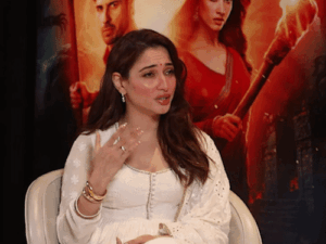 'छठी मैया' गाने की शूटिंग में इमोशनल हुईं तमन्ना:बोलीं- 4 साल पहले रोल मिलता तो नहीं कर पाती; थिएटर्स के बाहर जूते-चप्पल उतारकर जा रहे लोग | ACTPnews