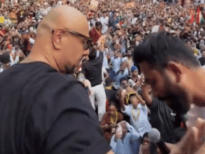 CJP के आंदोलन में शामिल हुए नसीरुद्दीन शाह:पुलिस परमिशन न मिलने के बाद भी पहुंचे, दीपके को गले लगाया; शबाना आजमी-विशाल ददलानी भी पहुंचे | ACTPnews