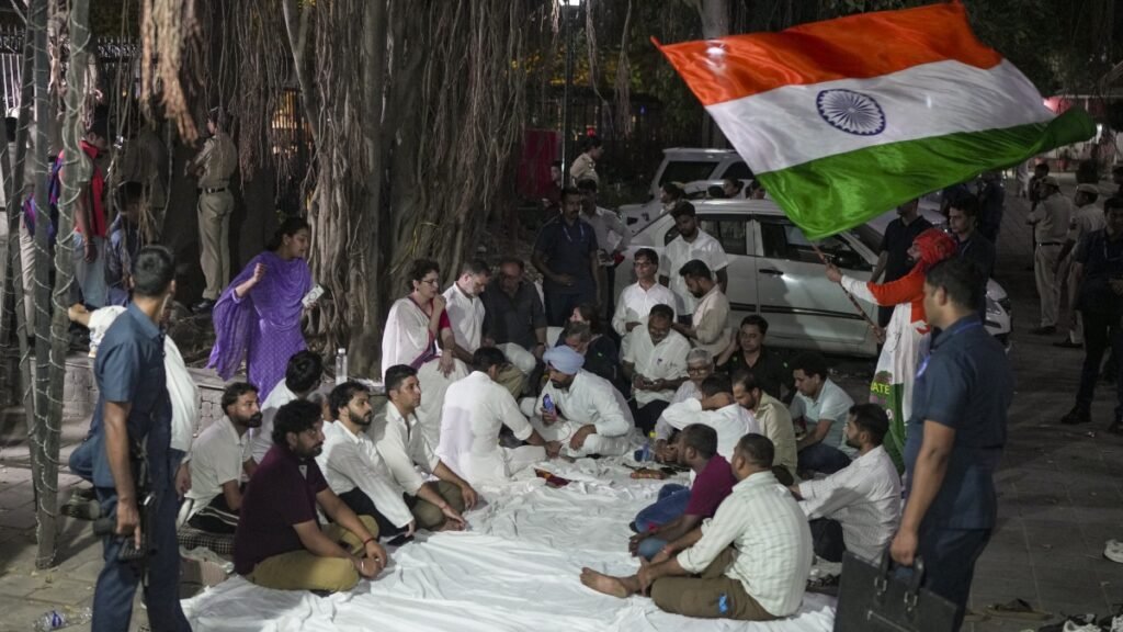 CEC के खिलाफ प्रदर्शन के बीच राहुल-प्रियंका से गृह मंत्रालय के संपर्क का दावा खारिज, PIB Fact Check ने बताया फर्जी | ACTPnews