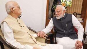 सार्वजनिक जीवन के 25 साल पूरे होने पर LK आडवाणी से मिलने पहुंचे PM मोदी, सामने आईं तस्वीरें | ACTPnews