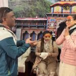 रानी मुखर्जी ने केदारनाथ और बद्रीनाथ धाम में किए दर्शन:सुख-शांति की कामना की, केदारनाथ में पूर्वजों की स्मृति में कराई पूजा | ACTPnews