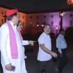 राष्ट्रपति से मिलने जा रहा विपक्ष का प्रतिनिधिमंडल, तमाम सांसद बाहर विजय चौक पर धरने पर भी बैठे | ACTPnews