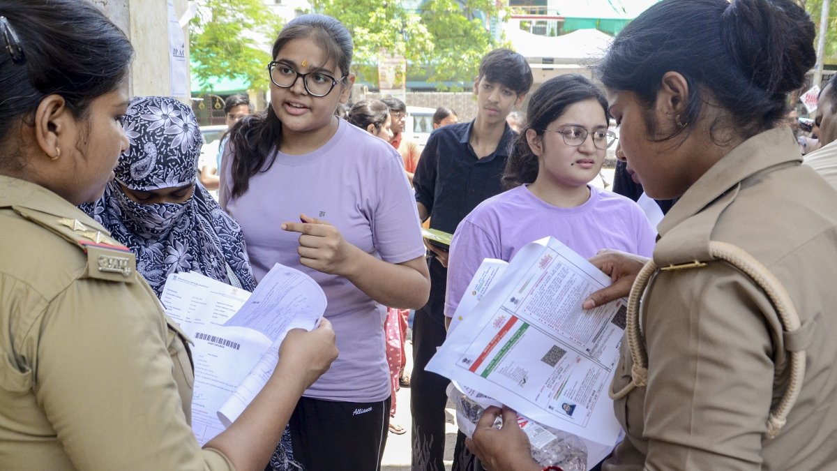 "परीक्षा के दिन रैलियों और जुलूसों की अनुमति न दें जिला प्रशासन", NTA सुधारों पर बोली संसदीय समिति