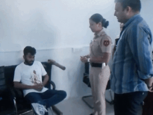 दीपके की हिरासत का 100 सेकेंड का VIDEO:दादी की मौत की खबर सुन सिर पकड़ा, दिल्ली पुलिस की मदद की पेशकश ठुकराई | ACTPnews